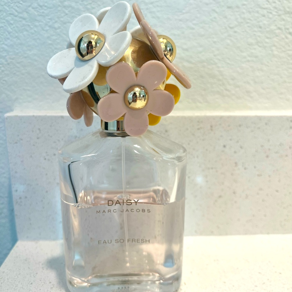 Marc Jacobs Daisy Eau So Fresh Perfume